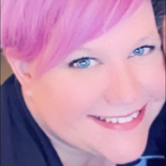 Meet your Posher, Amy - Picture 1 of 1